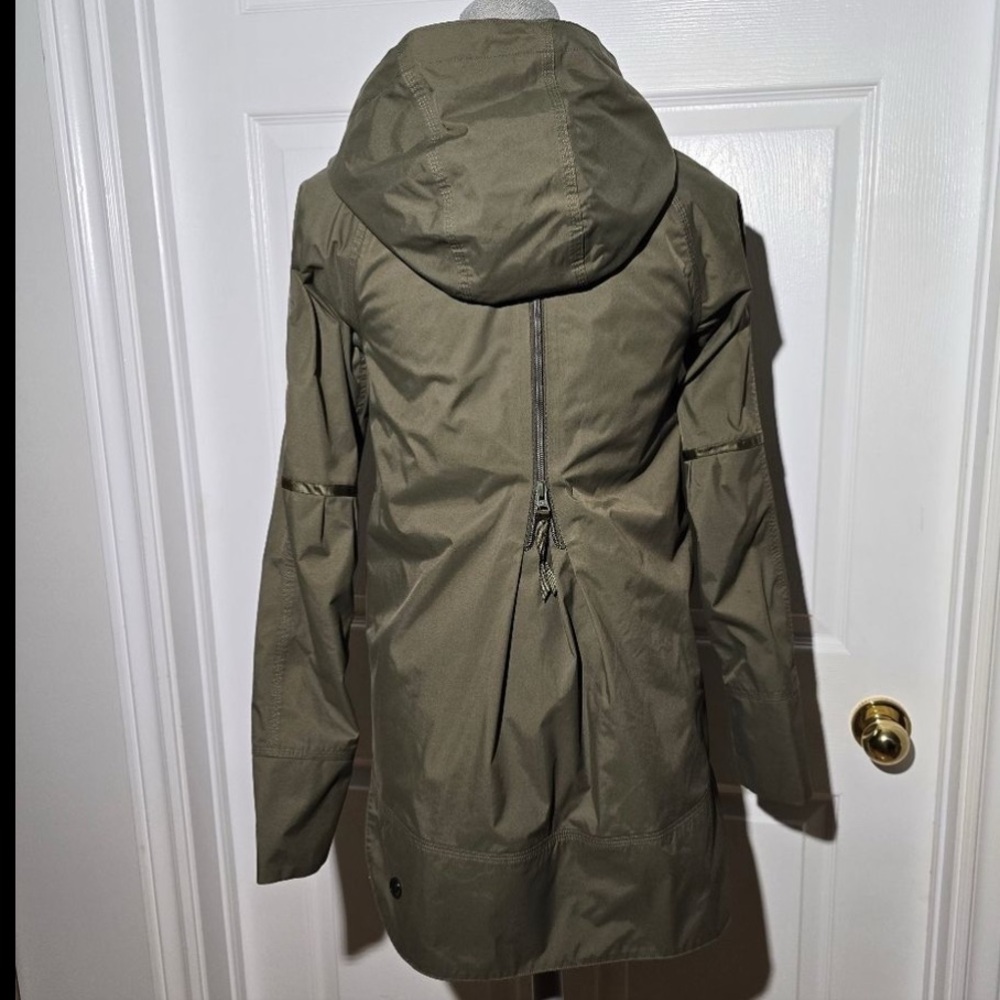 LULULEMON fo drizzle jacket